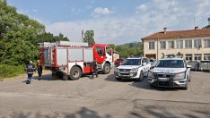 Изгорели къщи и евакуирани хора заради пожара в Трънско
