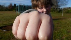 Галъп: За 41,2% от българите липсата на внимание у дома е виновно за агресията в училище