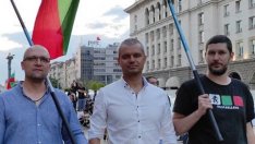 "Възраждане" пак плаши с протест, ако не падне зеленият сертификат