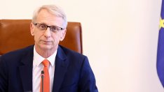 Отпадат таксите за студенти и докторанти държавна поръчка