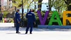 Издирва се! Нападател, наръгал в гърба три пъти с нож мъж във Варна