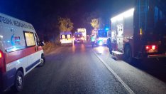 Черна събота на пътя: Автобус и кола се блъснаха, има загинали и ранени (СНИМКИ)