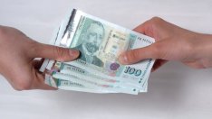 Получаваме 6 заплати при пенсиониране при стаж 10 от последните 20 г. при един работодател