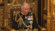 Крал Чарлз III обеща да следва "вдъхновяващия пример" на майка си (ВИДЕО)