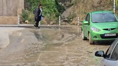 След дъжда в петък: Заваляха сигнали за пропаднали улици във Варна