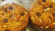 Премиершата меси козунаците, не смогва и пише: До Велик Ден* няма свободни!