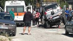 37-годишен мъж ремонтира джип пред дома си и взриви резервоара