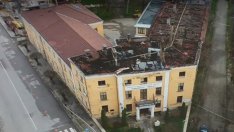 Изгоря покривът на приложната гимназия в Трявна (ВИДЕО)