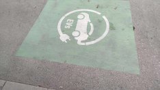 Изграждат 160 зарядни станции за електромобили по магистралите