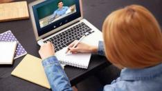 Във Варна: Искаш детето ти да премине на дистанционно обучение - пишеш молба и готово