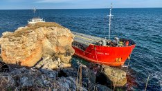 Акцията по претоварването на "Vera Su" най-рано след два дни