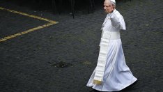 Папата призова Израел и Иран към разум