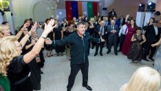 Ежегодният Коледен арменски благотворителен бал се проведе във Варна (СНИМКИ)