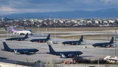Горещо! US военни самолети чакат в София нареждане за удар по Иран