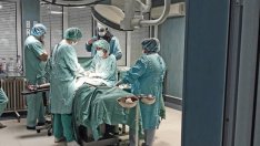 Уникална операция: След миома и увредена матка, жена стана майка