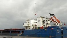 Поразеният от дронове в Черно море "Челси-3" акостира в Бургас