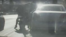 Ръкопашна свада на кръстовище: Моторист метна камък по "Мерцедес"