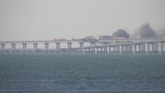 Експлозия срути частично "Кримския мост" (ВИДЕО)