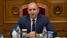 Радев: Гласуване по пощата е напълно възможно