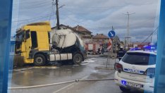 Цистерна с дизел се запали пред болница