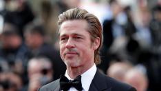 Брад Пит на среща с непозната жена