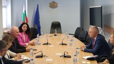 МОН: Всеки ученик и учител получава безплатен офис пакет на до 5 устройства