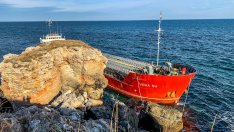 Разследването: Вахтеният на "Вера Су" заспал и корабът се блъснал в Камен бряг