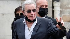 Жената до Ален Делон обвини децата му в клевета, насилие и кражба