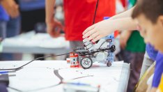 Има още свободни места за безплатните курсове по роботика във Варна