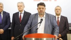 Изпълнителното бюро на БСП подава оставка, но без председателя Атанас Зафиров