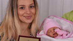 Първото бебе на България за 2021 се прибра у дома