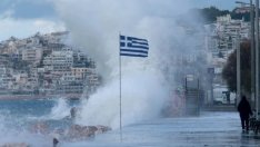 Лошо време в Гърция! Масово отменят резервации