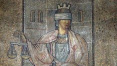 Мъжът, обвинен за грабеж на 3000 лева от игрална зала в Провадия, остава в ареста 