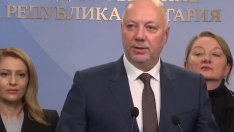 Желязков подаде оставката на кабинета (ВИДЕО)