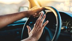 Пусни мигача бе, ей! Действията, които най-много дразнят шофьорите са...