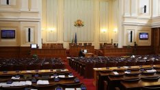 Депутатите останаха без лятна ваканция