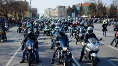 Мотористи от Варна с мирно бдение в памет на децата, загинали на пътя