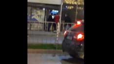 Издирват невръстни вандали, ритали машина за билети във Варна (ВИДЕО)