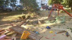 Пиян шофьор се вряза в детска площадка след преследване с полицията