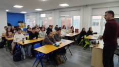 Съдия разказа на ученици всичко за правната уредба на договорите