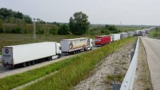 Пак тир тапа на "Дунав мост" 2. 15-километрова вече е опашката за Румъния!