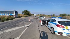 Катастрофа между кола и автобус затвори пътя Русе - Кубрат