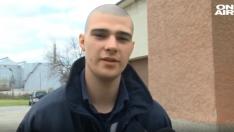 Пожарникар с доблестна постъпка! Откри на пътя 200 лева и ги предаде