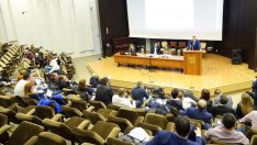 Пътуваме с автобус до късно от центъра до кварталите на Варна през лятото