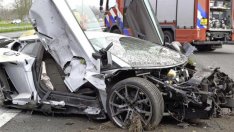 Милионер разби своето лъскаво бяло Lamborghini на парчета ВИДЕО