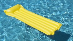 Нова трагедия на плажа: Дете се удави с надуваем дюшек