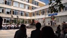 Родители: МОН да контролира избора на директор на МГ-Варна