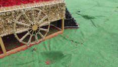 Опасно: Дупки дебнат деца и възрастни на празничния кът във Варна