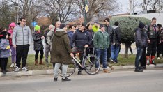 Стотици блокираха Нова Загора след двойна смърт на пътя