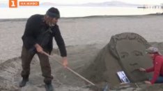 Ликът на Васил Левски се появи на бургаския плаж